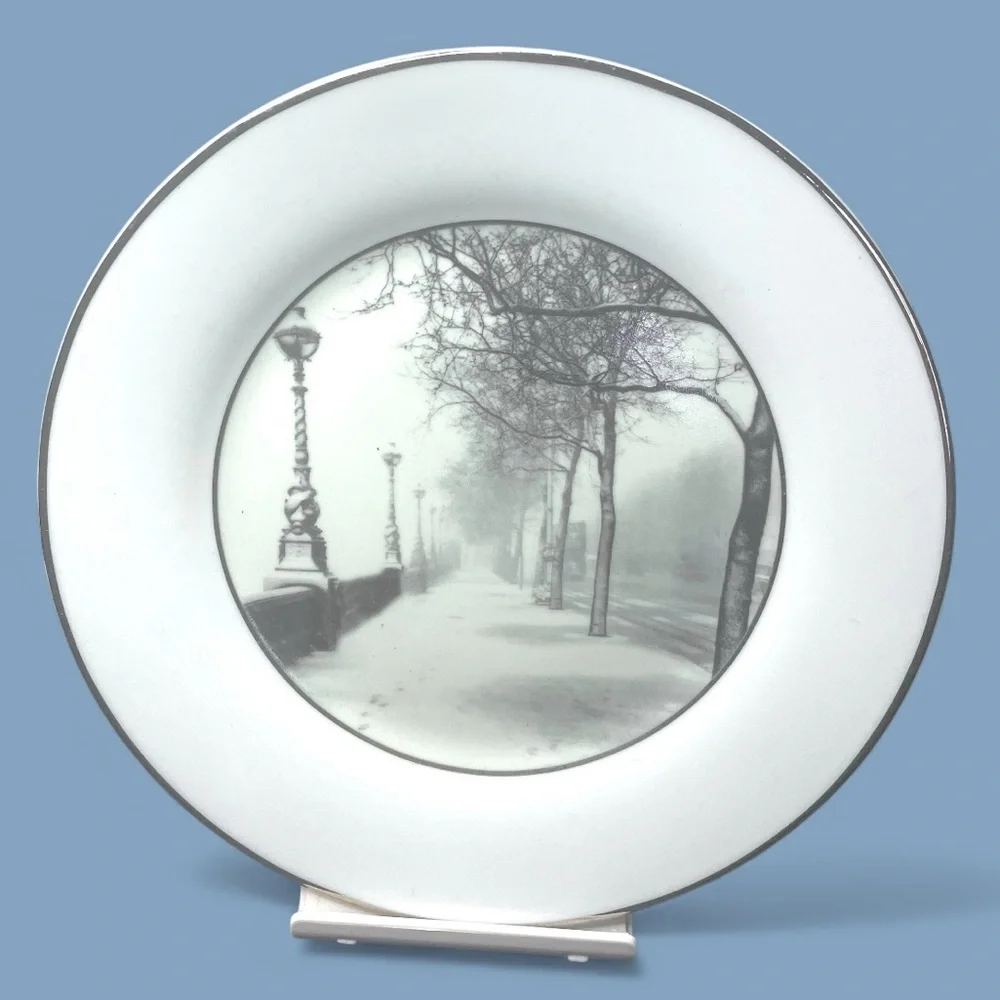 Williams-Sonoma Cities In Snow Porcelain Plate Street Lamposts Winter Christmas